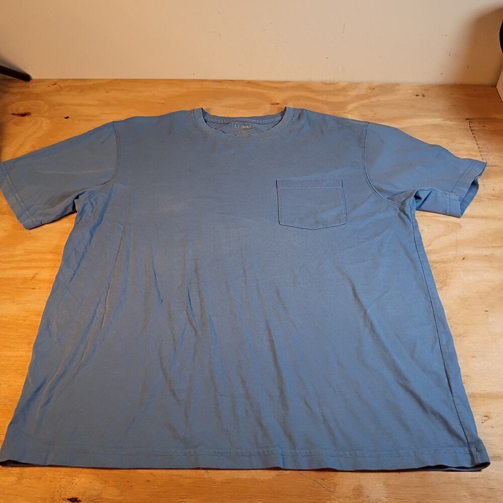 LL Bean Carefree Unshrinkable T-Shirt Mens LARGE Blue Short Sleeve Pocket Tee